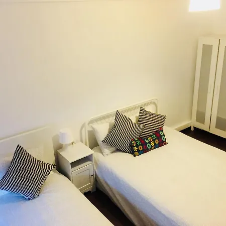 Bed & Breakfast Reikilisbon Lovers *