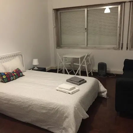 Bed & Breakfast Reikilisbon Lovers *